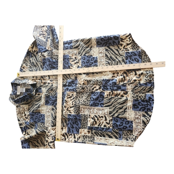 Vintage K. Arnold 100% Silk Animal Print Button-Up Shirt – Size M, Safari Jungle - Picture 8 of 9
